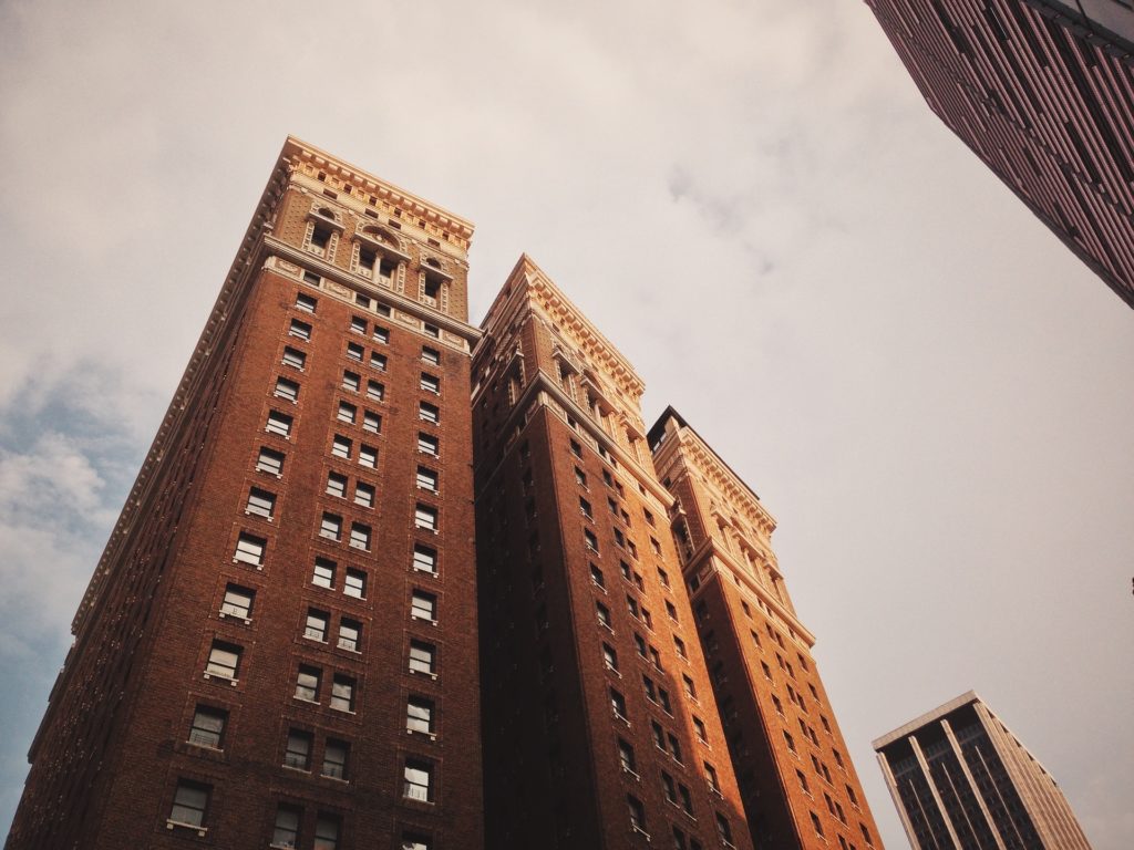 WHAT YOU NEED TO KNOW ABOUT AN ILLINOIS CONDOMINIUM DECONVERSION