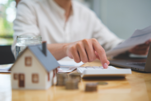 New Illinois law SB3527 requires HOA and condo associations to adopt written collection policies